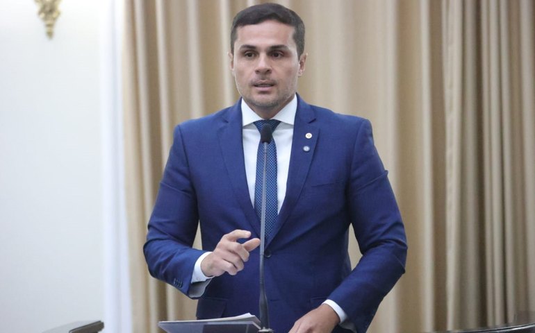 Alexandre Ayres celebra validade indeterminada de laudos de autismo aprovada no Senado