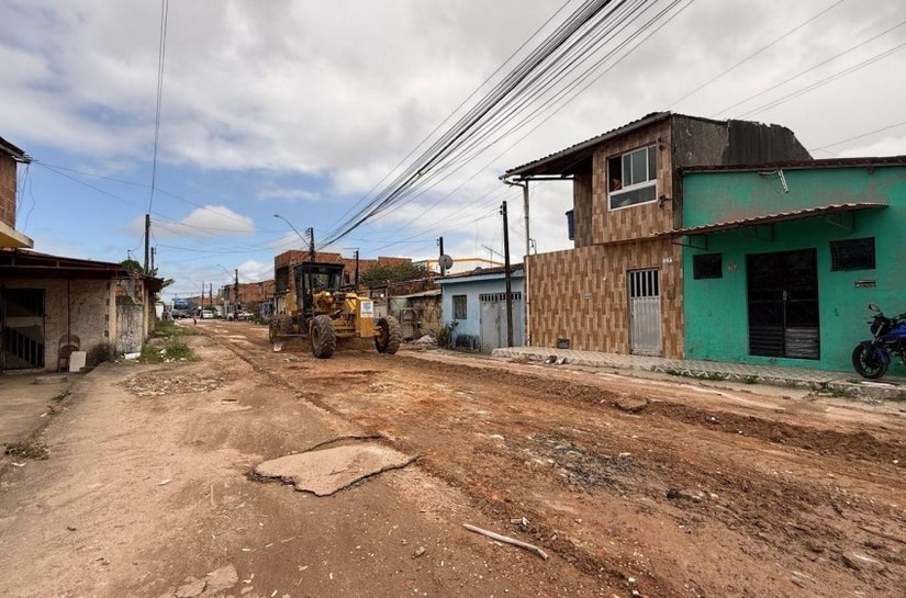 Prefeitura amplia frentes de pavimentação na parte alta de Maceió