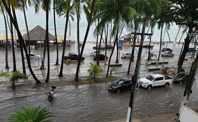 Maceió tem alerta para risco de alagamento neste sábado