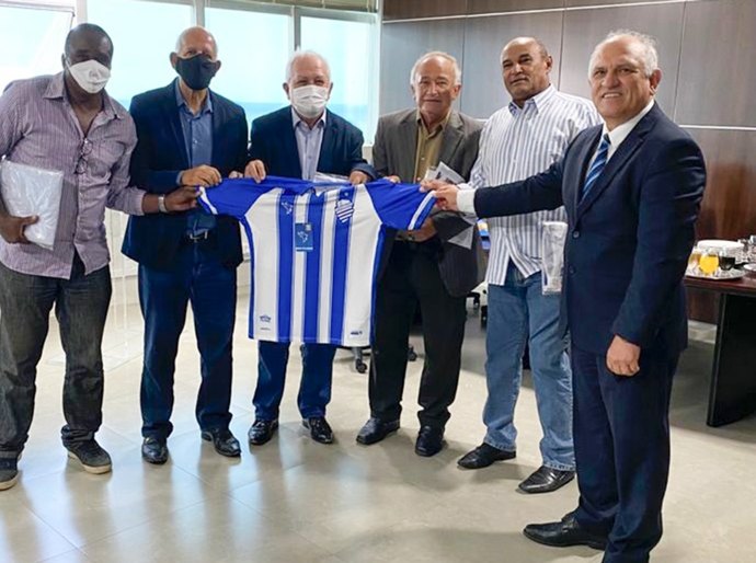 Ex-jogador do CSA, presidente do TRE/AL recebe companheiros de clube