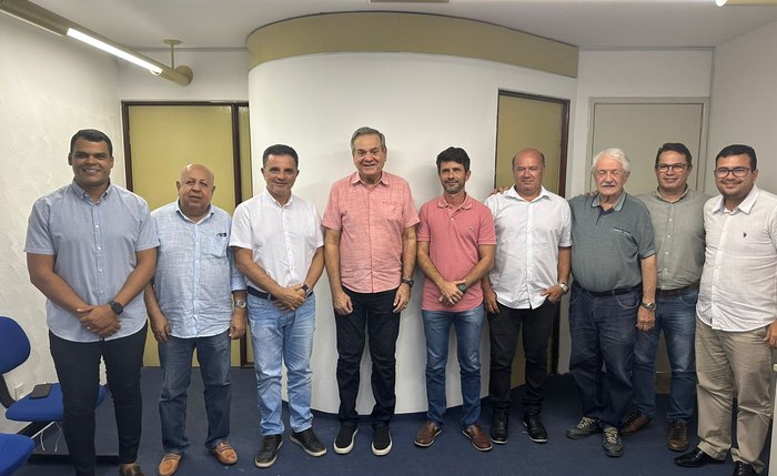 Lessa, em encontro com Kil e Júnior Menezes