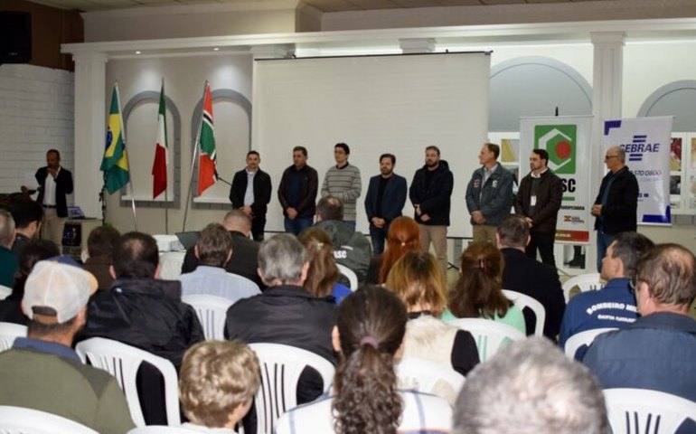 Vinho e cachaça: segmentos são fortalecidos durante seminário em Xanxerê