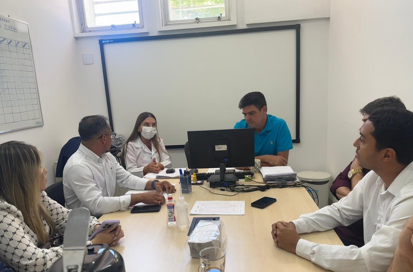 Vereador David Empregos fiscaliza PAM Salgadinho