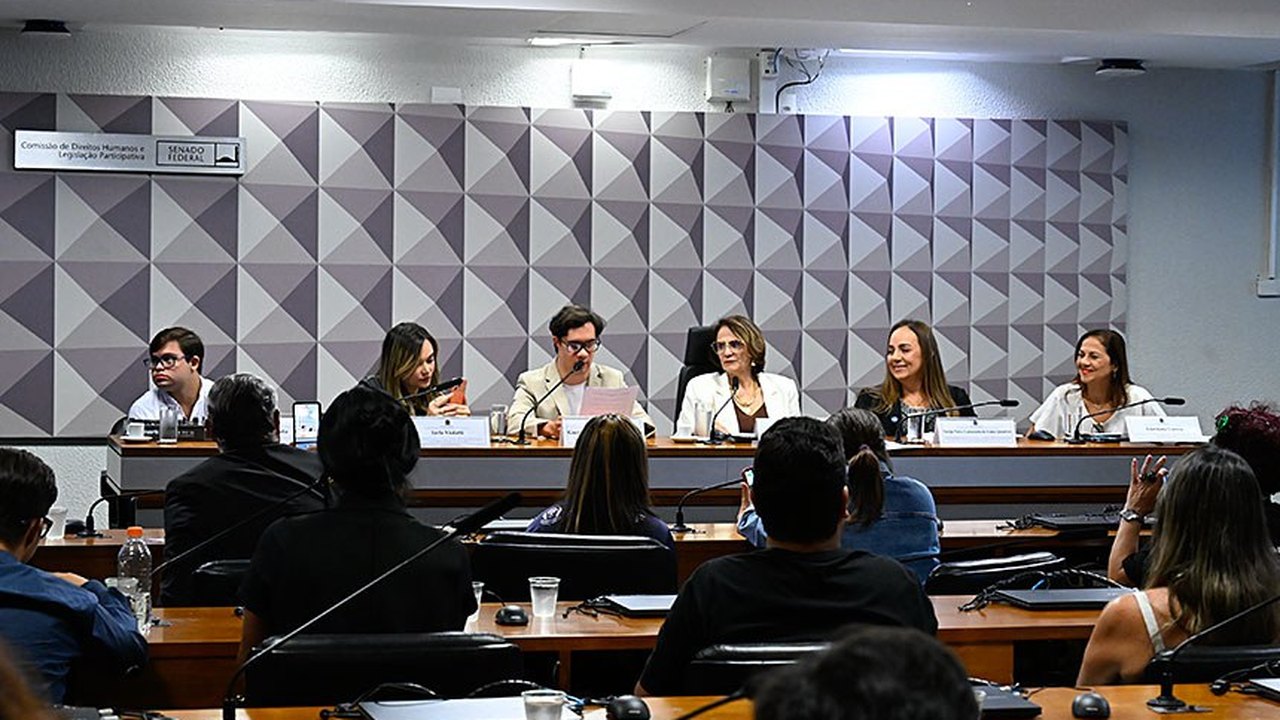 CDH aprova medidas para ampliar proteção de crianças e adolescentes na internet