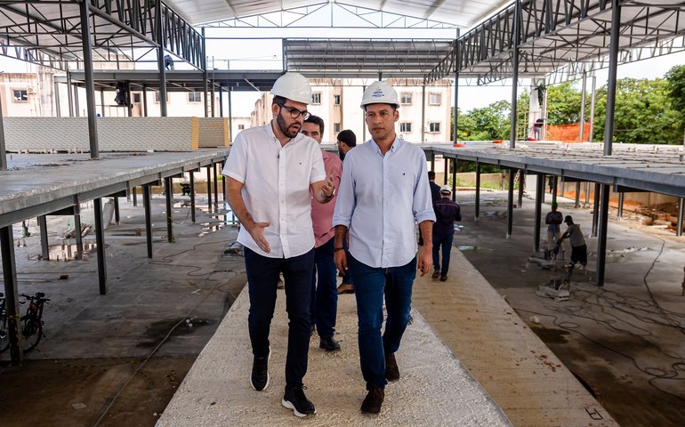 Vice-prefeito e titular da Seminfra visita obras de novos Gigantinhos em Maceió