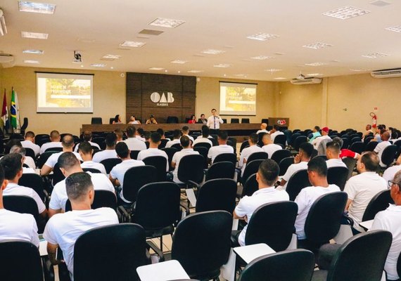 Comissão de Direitos Humanos da OAB capacita agentes do Ronda no Bairro
