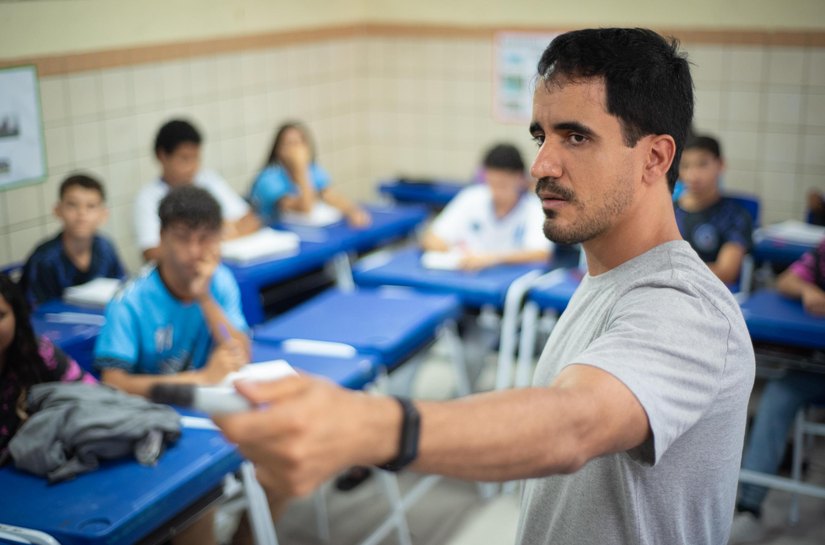 Educação abre inscrições para o Programa Bolsa Mais Professores com auxílio de R$ 2,1 mil