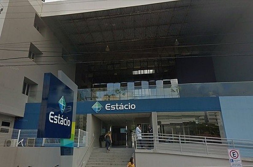 Estácio Maceió promove ponto gratuito de troca de figurinhas da Copa aberto ao público