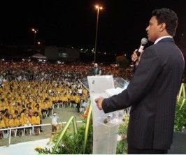 Pr. Josué Brandão pregou na abertura da conferência