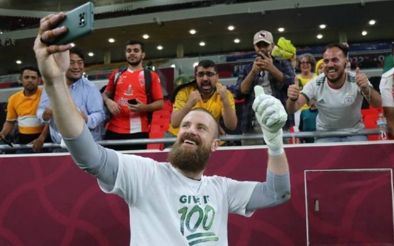 Quem é Redmayne, o goleiro bailarino que colocou a Austrália na Copa do Catar