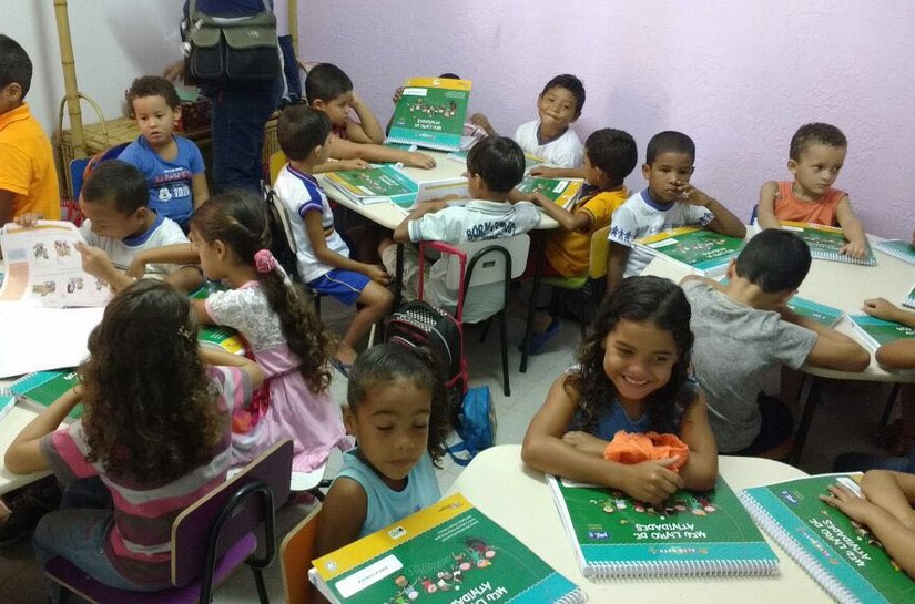 Prefeitura de Marechal Deodoro distribui Kits de educação infantil
