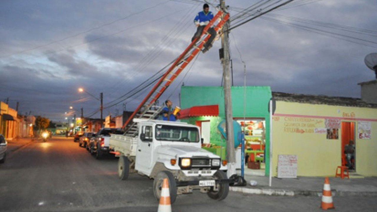 Prefeitura de Arapiraca troca mais de 3 mil lâmpadas