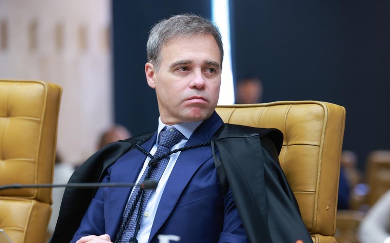 Mendonça barra acesso da CPMI a dados de Vorcaro e ordena nova triagem sigilosa pela PF