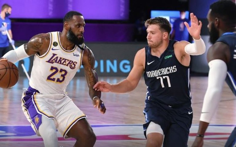 De virada, Lakers perdem do Mavericks em amistoso preparatório da NBA