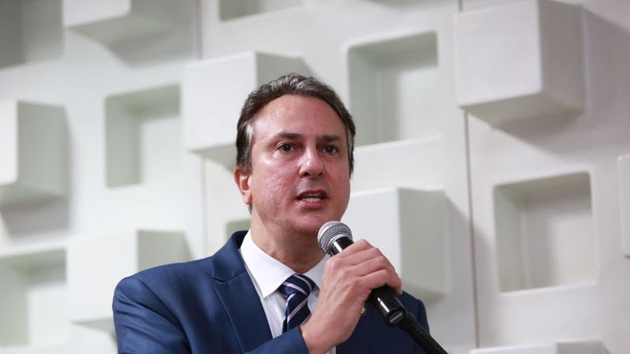 Camilo Santana assume o Ministério da Educação e promete ampliar nacionalmente as escolas em tempo integral