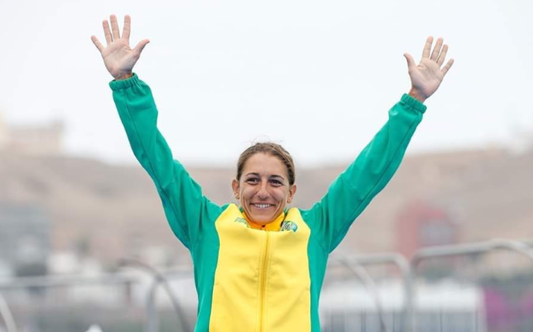 Luisa Baptista tem participação simbólica em triatlo após atropelamento: 'Legal demais'