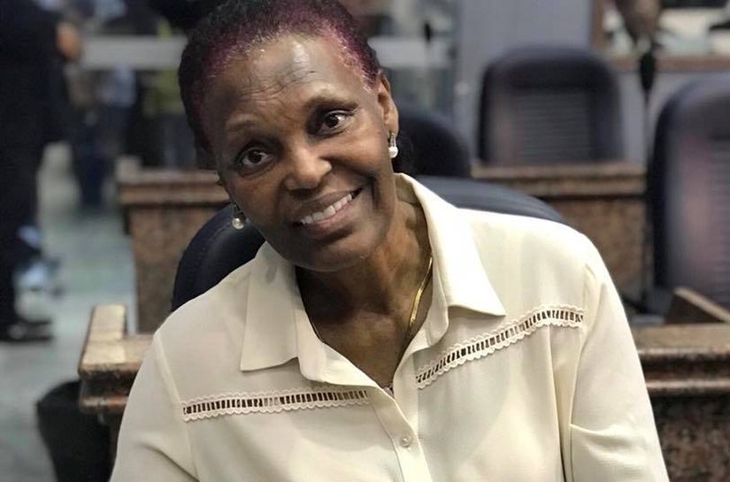 No dia do médico, Fátima Santiago reforça importância do combate e prevenção do câncer de mama