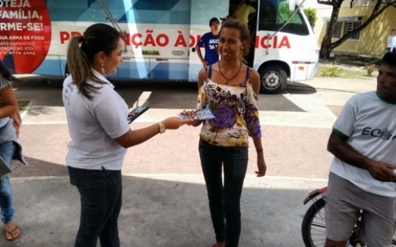 Arapiraca recebe ônibus de entrega voluntária de armas nesta segunda-feira (27)