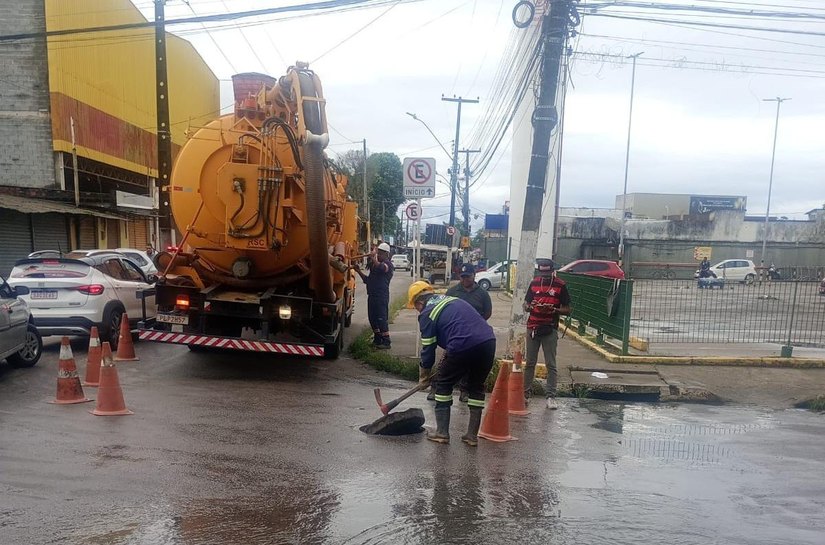 Prefeitura mantém serviços de limpeza e desobstrução de galerias em diversos pontos de Maceió
