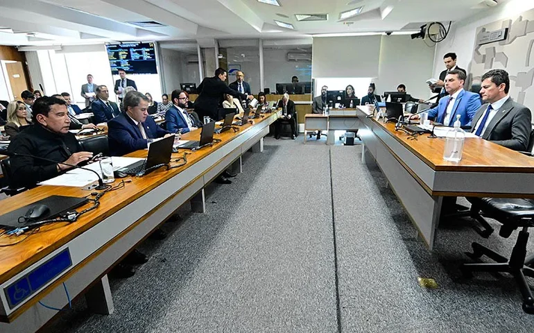 Projeto que regulamenta porte de arma para agentes de trânsito vai à CCJ