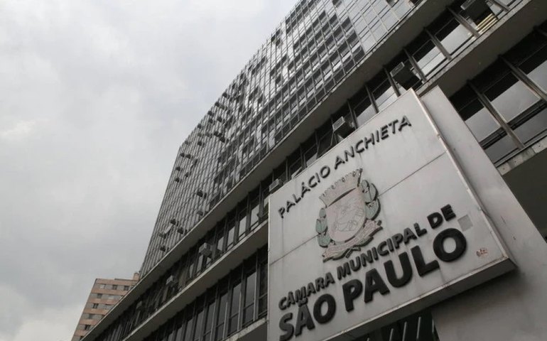 Diretor revela que Cristiano Ronaldo ‘não teria espaço’ no elenco do Bayern
