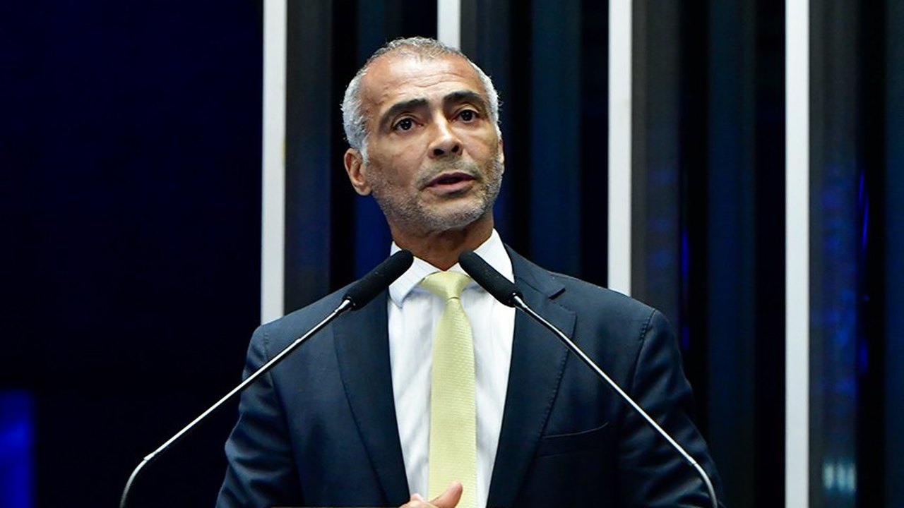 Candidato único em eleição, Romário será aclamado presidente do América-RJ nesta quinta