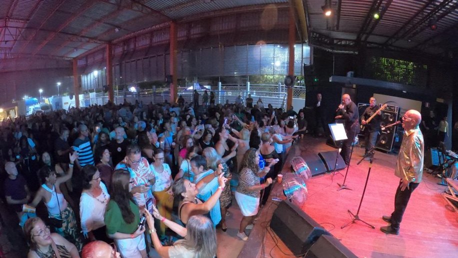 Happy Hour do Sesc Poço acontece no dia 24 de abril com show da Banda Avalon