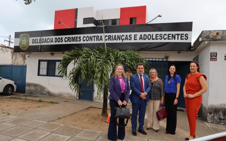 Procurador-geral de Justiça visita Delegacia Especializada do Adolescente em Conflito com a Lei