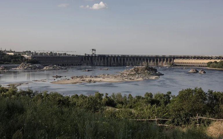Explosão de represa na Ucrânia revela artefatos arqueológicos e provoca corrida por tesouros antigos