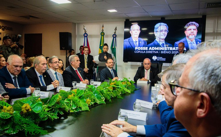 Governador em exercício participa da solenidade de posse da novo presidente do TJAL