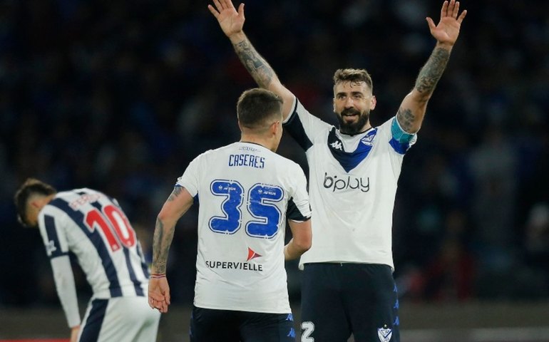 Vélez ganha de novo do Talleres e encara Flamengo na semifinal da Libertadores
