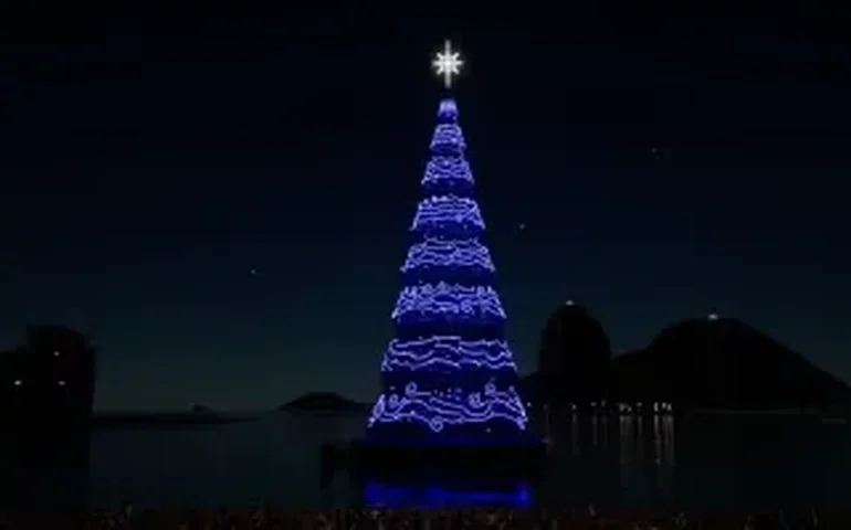 Ela voltou! Árvore de Natal da Lagoa é acesa após cinco anos de hiato; veja imagens