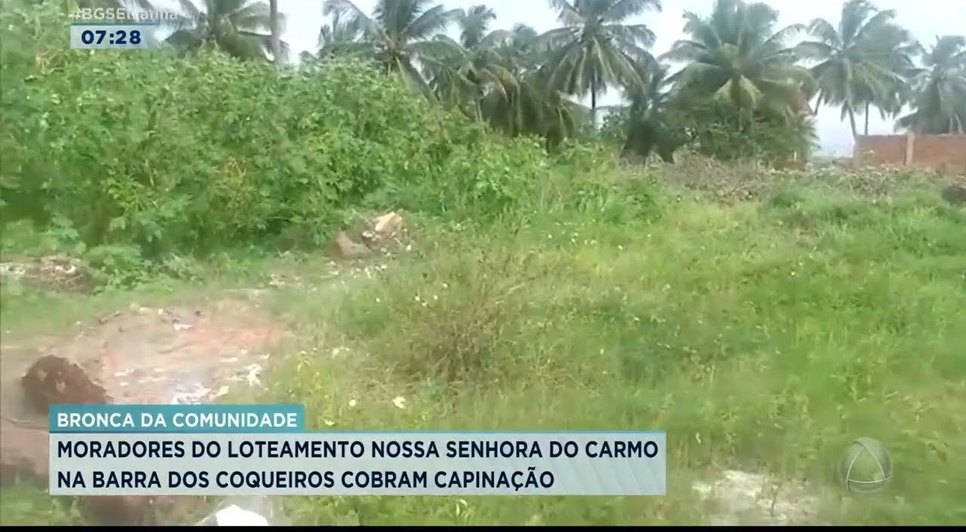 Moradores cobram capinação no loteamento Nossa Senhora do Carmo.jpg