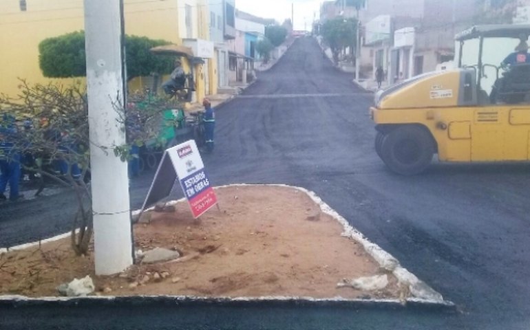 Pró-Estrada: serviços de reconstrução estão 70% concluídos em Piranhas