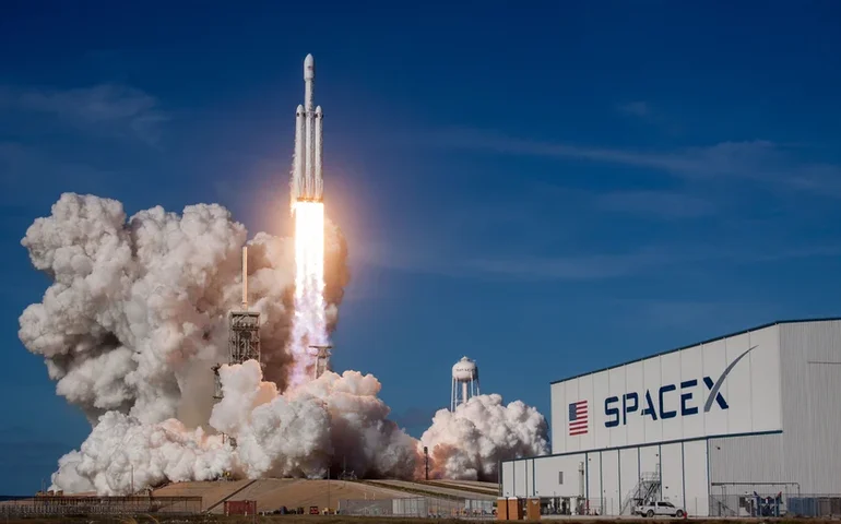 SpaceX se prepara para novo voo da Starship após falhas; lançamento será na terça-feira