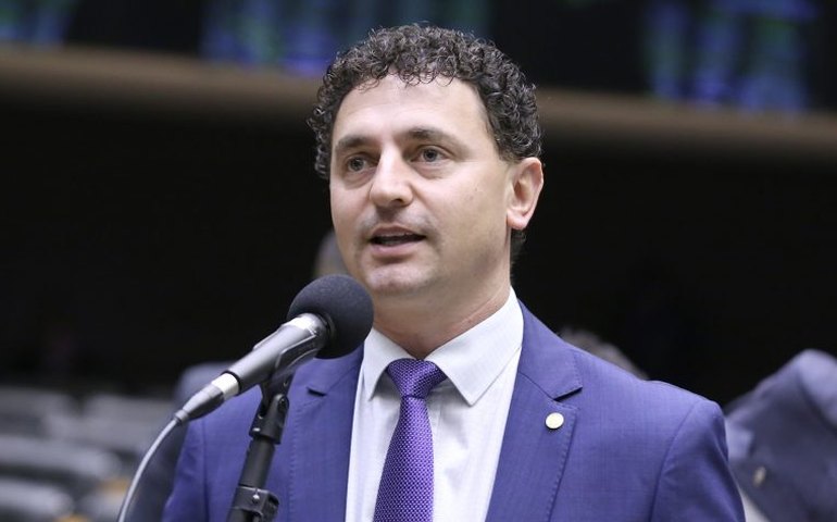 Comissão aprova seguro-desemprego para agricultores familiares e seringueiros