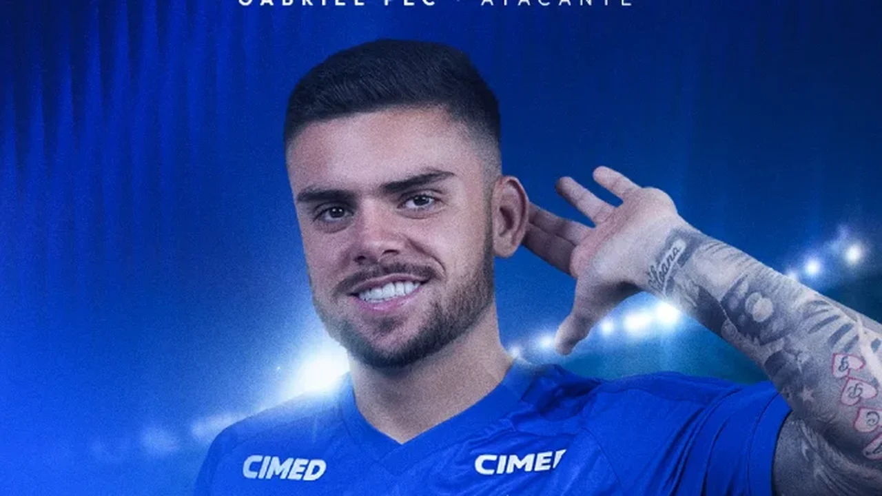Cruzeiro comunica cirurgia de Gabriel Pec após entrada forte de zagueiro do Internacional