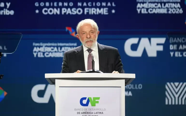 Lula critica 'investidas neocoloniais' em fórum no Panamá