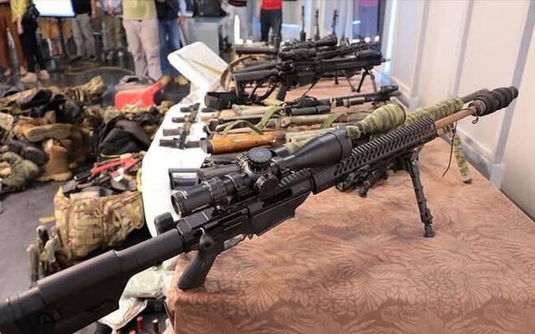 Veja armamento capturado por Cuba em barco com 10 atacantes armados