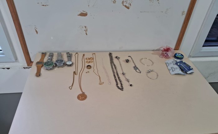 Objetos apreendidos pela polícia Objetos apreendidos pela polícia