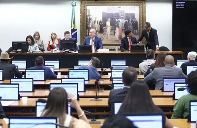 CCJ da Câmara aprova aumento de pena para aliciamento de crianças na internet