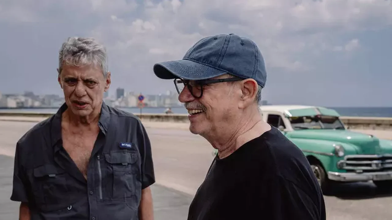 Chico Buarque volta a Cuba após 34 anos para gravar com Silvio Rodríguez