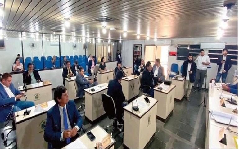 Vereadores de Palmeira compraram gasolina com recursos da Câmara suficientes para dar 14 voltas no globo terrestre