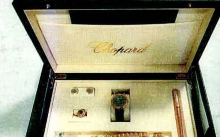 Ex-presidente tem que devolver joias recebidas da Árabia Saudita