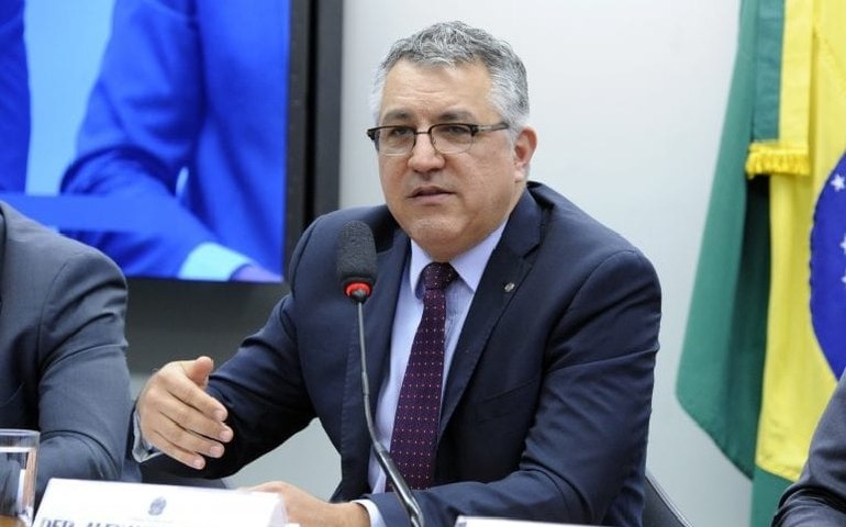 'Lula continua muito bem de saúde' e com 'evolução muito positiva', diz Padilha