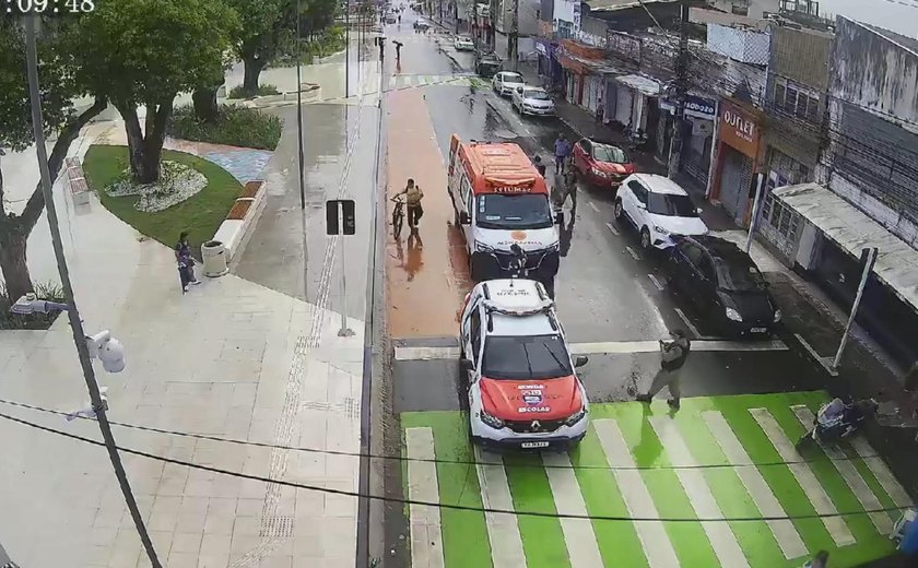 Câmeras de segurança flagram agressão no centro de Maceió durante preparativos para Corpus Christi