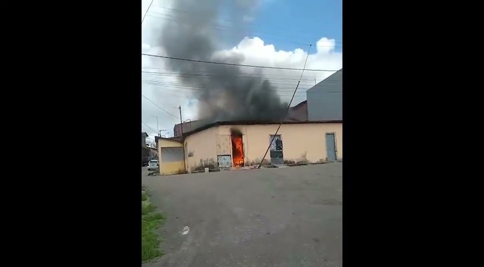 Três residências pegam fogo no sul sergipano; VÍDEO.jpg
