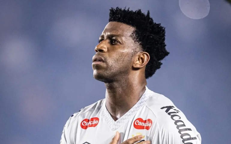 Gil desabafa sobre fim da passagem pelo Santos: 'As piores semanas da minha carreira'