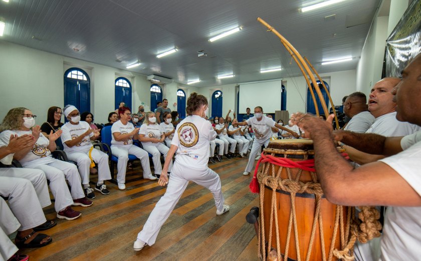 Idosas capoeiristas conquistam graduação no Dia da Capoeira