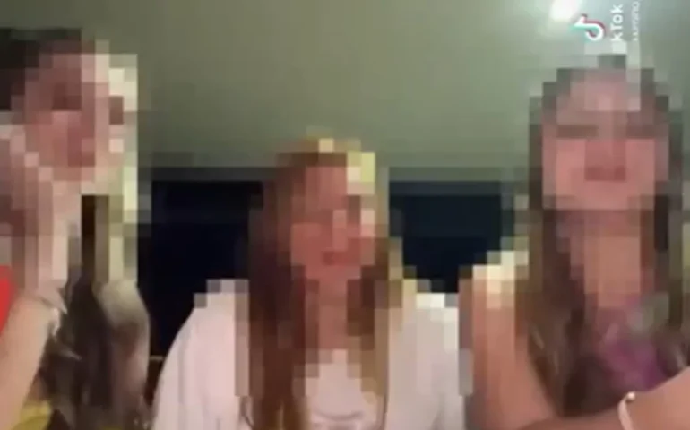 Três jovens são indiciadas por crime de racismo após postarem vídeo com ofensas no TikTok